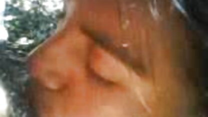 श्यामला रूसी सेक्सी फिल्म वीडियो फुल उसकी छाती पर सह का एक छोटा सा मिल गया