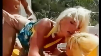 अपने अंग्रेजी सेक्सी वीडियो फुल एचडी मूवी प्रेमी के साथ एक आदमी